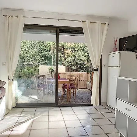Rez De Jardin Avec Coin Nuit Et Parking Pour Faire A Pied *