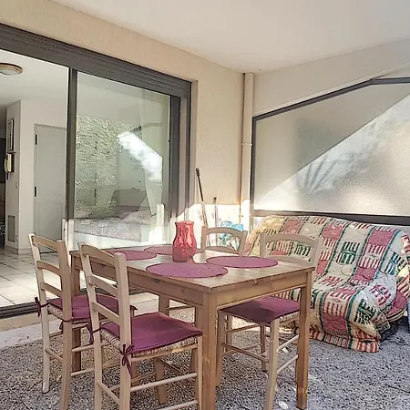 Rez De Jardin Avec Coin Nuit Et Parking Pour Faire A Pied Apartment