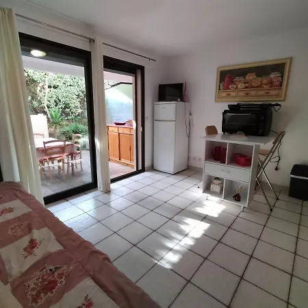 Rez De Jardin Avec Coin Nuit Et Parking Pour Faire A Pied * Bandol