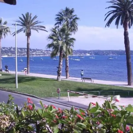 Rez De Jardin Avec Coin Nuit Et Parking Pour Faire A Pied Apartment Bandol