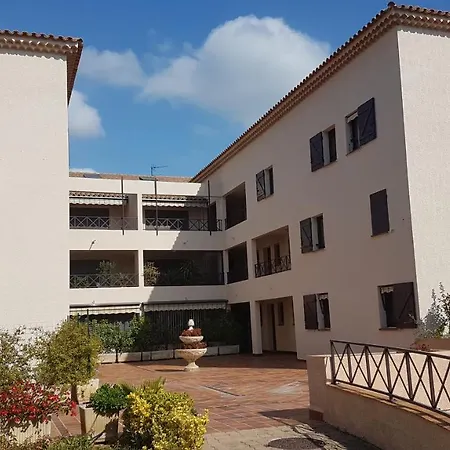 Rez De Jardin Avec Coin Nuit Et Parking Pour Faire A Pied Apartment *